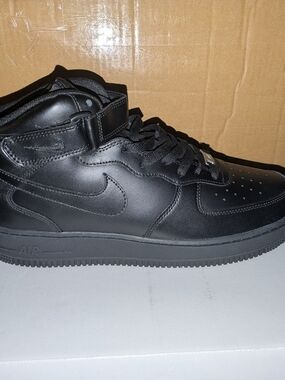 Men's Black Nike Air Force 1 '07 High Top Sneakers Brand New In Box!